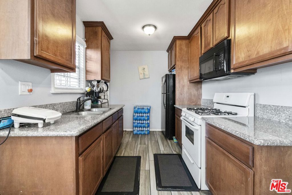 1414 W 54th Street Property Photo 19