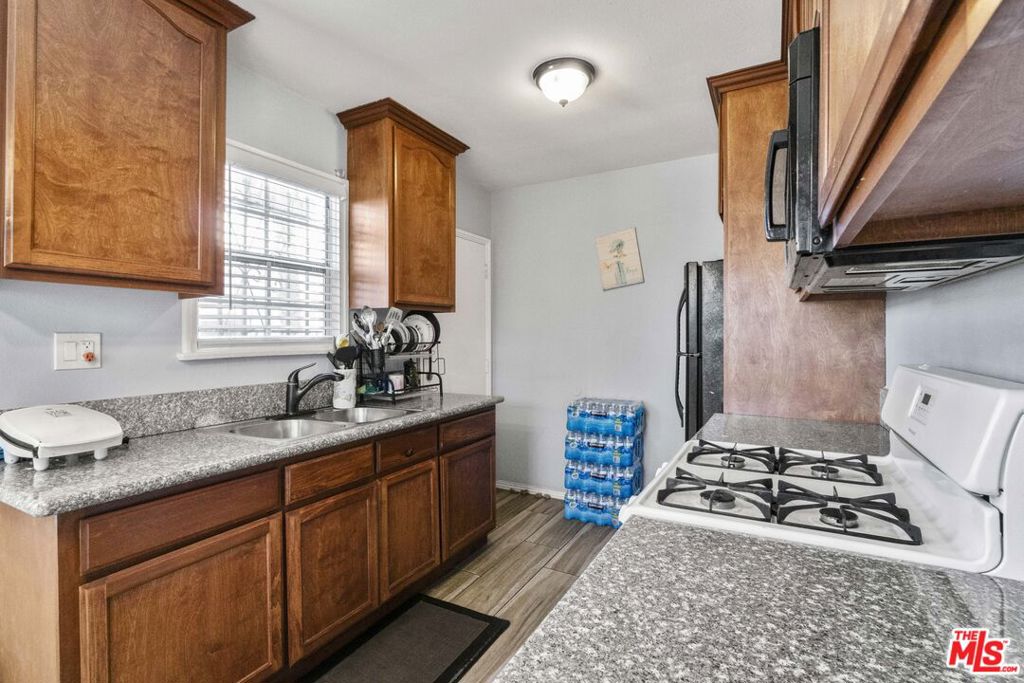 1414 W 54th Street Property Photo 20
