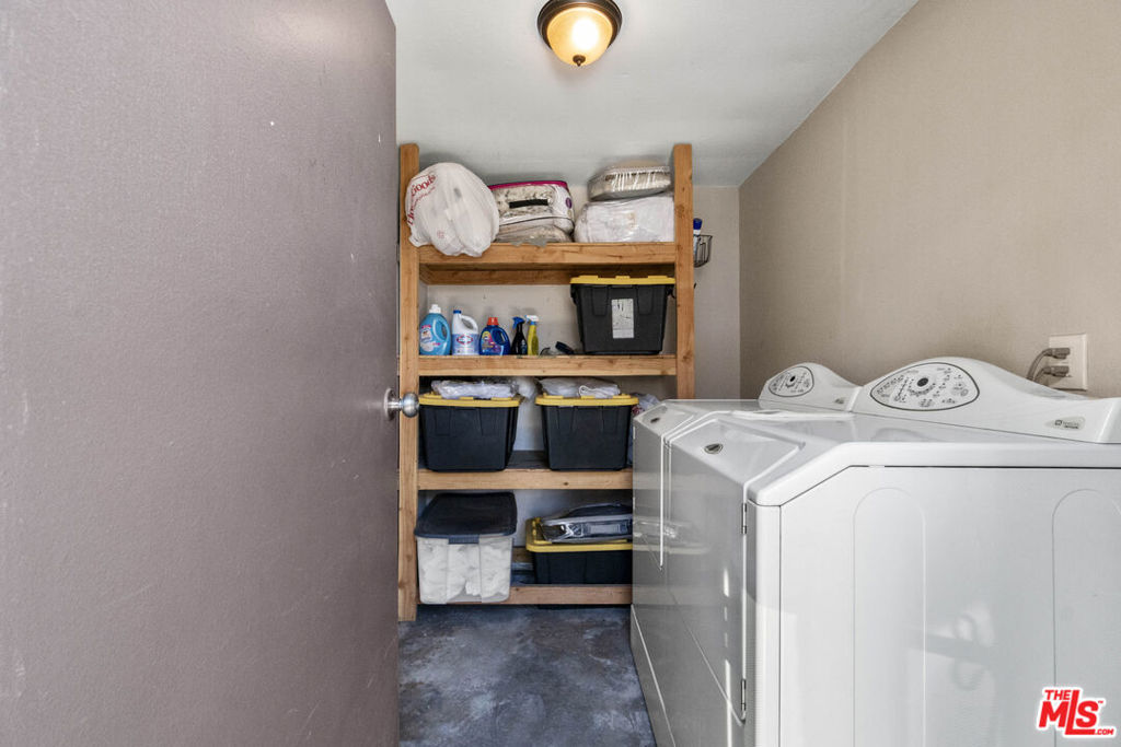 1414 W 54th Street Property Photo 30