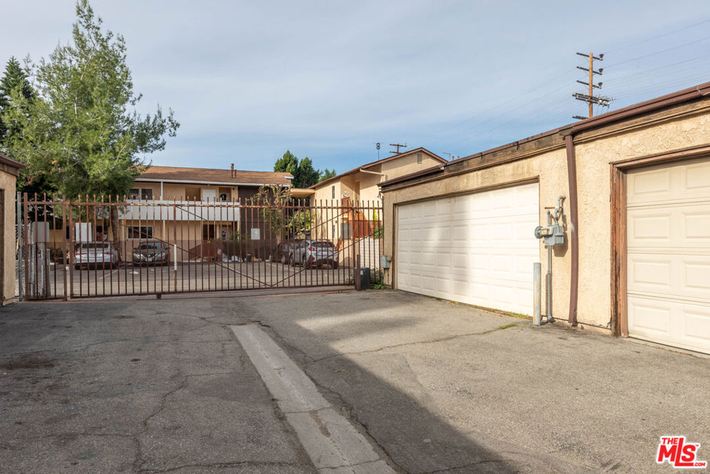 14924 Nordhoff Street 6 Property Photo 31