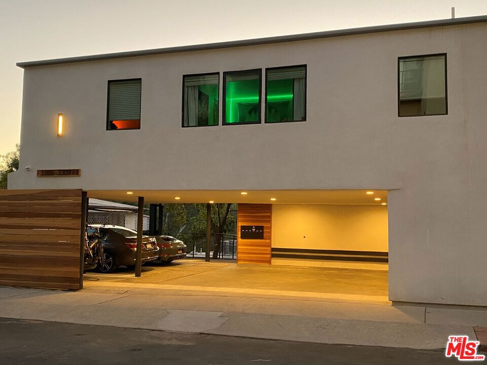 3305 Primera Avenue Property Photo 2