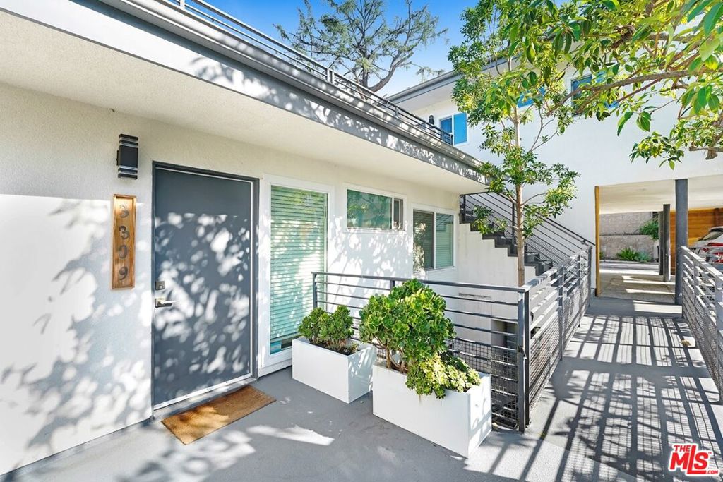 3305 Primera Avenue Property Photo 3