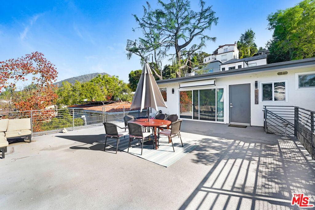 3305 Primera Avenue Property Photo 6