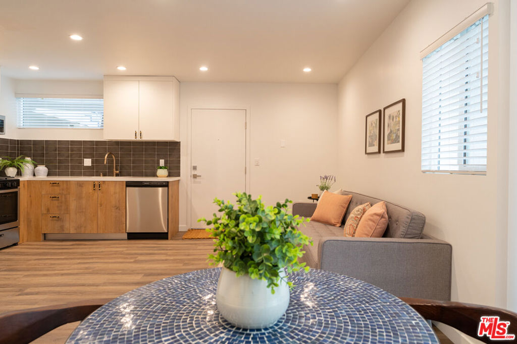 3305 Primera Avenue Property Photo 7