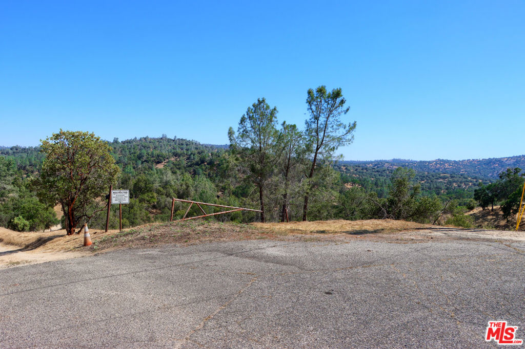 1758 Long Hollow Lane Property Photo 12