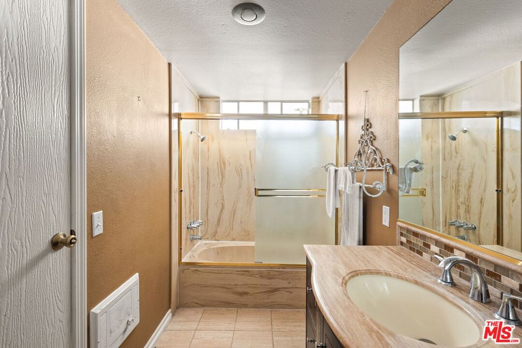 11942 Whitewater Lane Property Photo 19