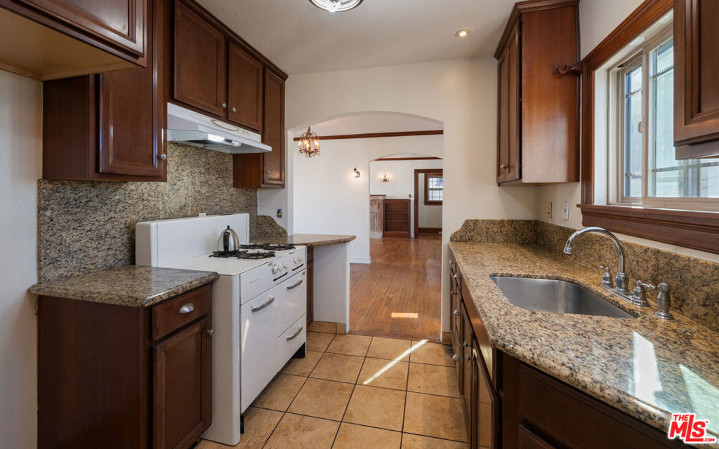 2331 Lucerne Avenue Property Photo 11