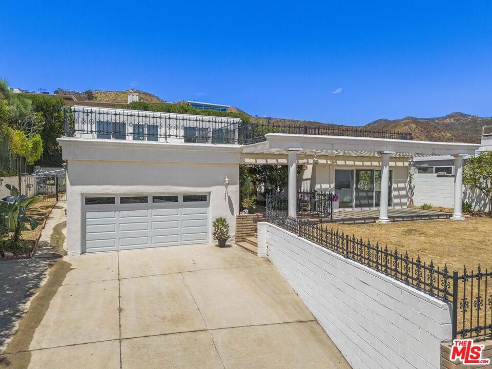 16647 Charmel Lane Property Photo 6