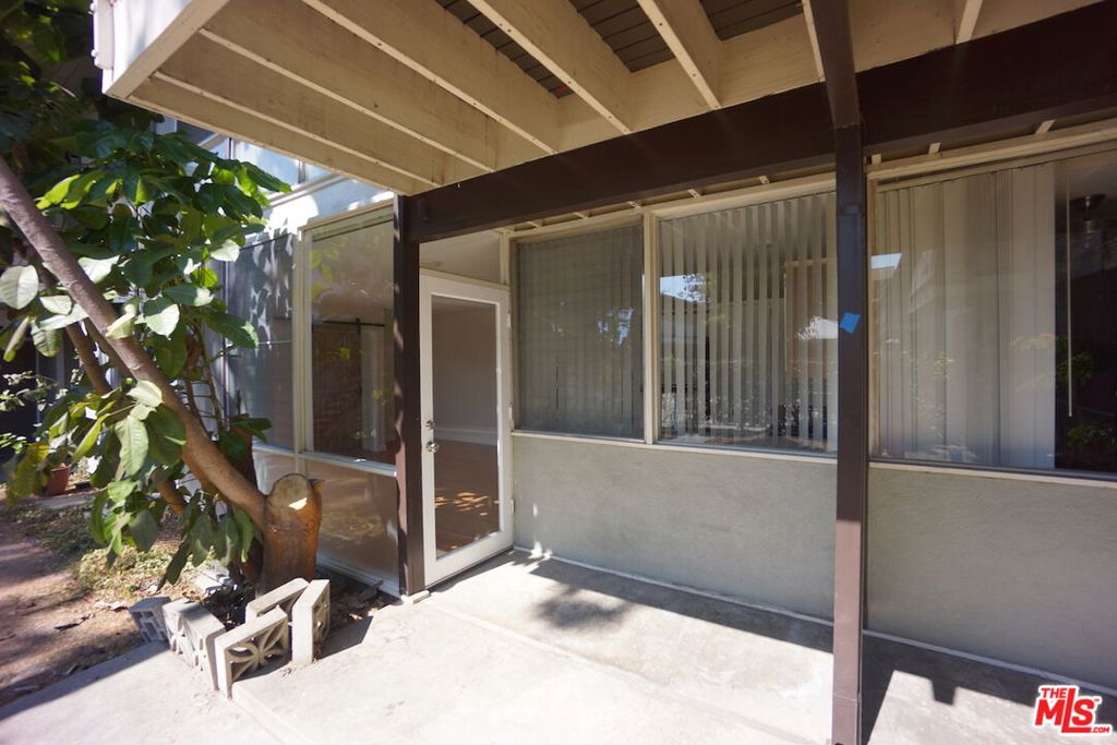 11133 Rose Avenue 17 Property Photo 1