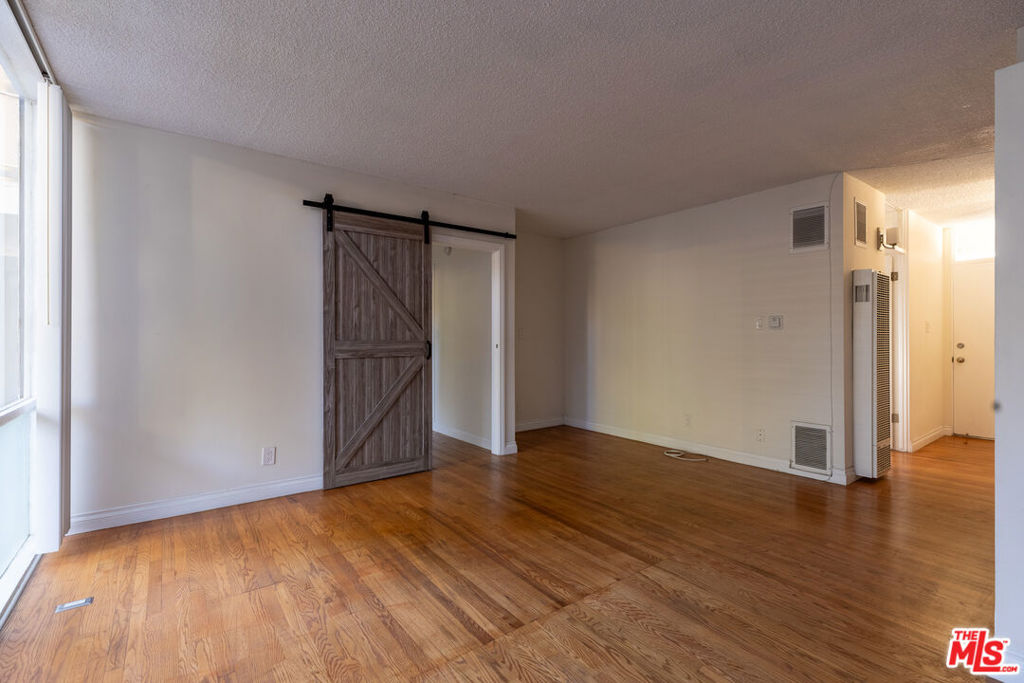 11133 Rose Avenue 17 Property Photo 8