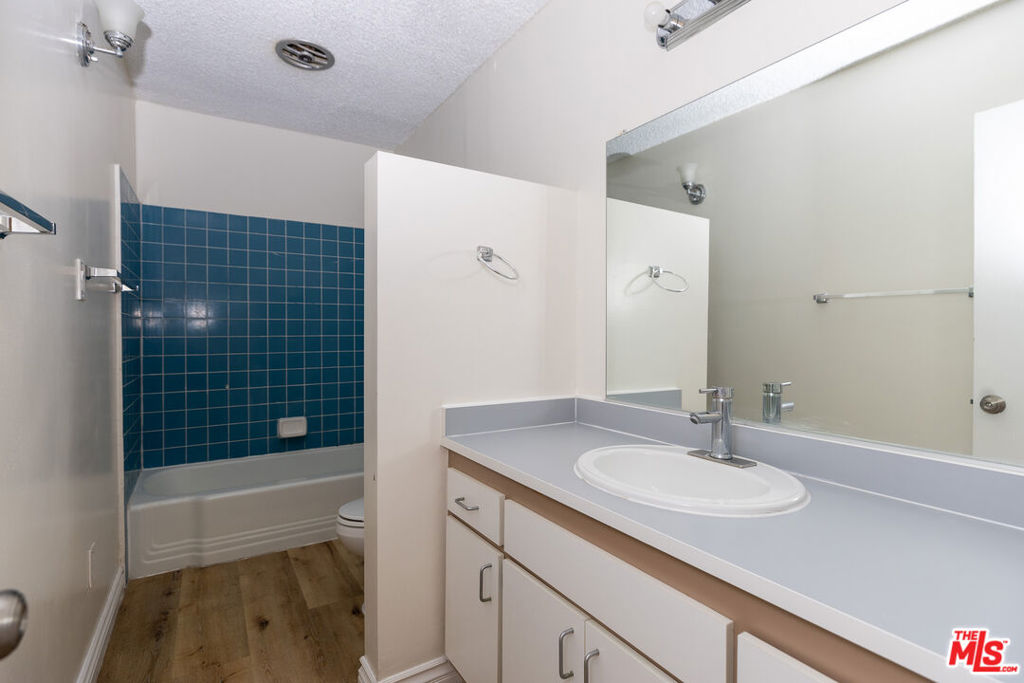 11133 Rose Avenue 17 Property Photo 19