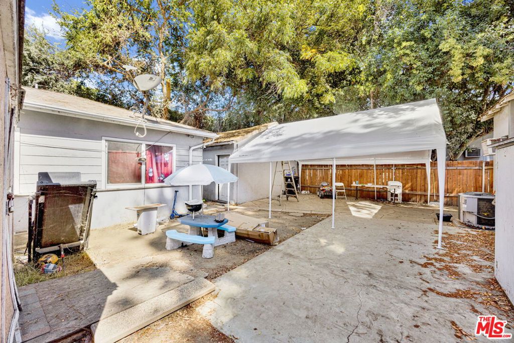 14541 Hart Street Property Photo 13
