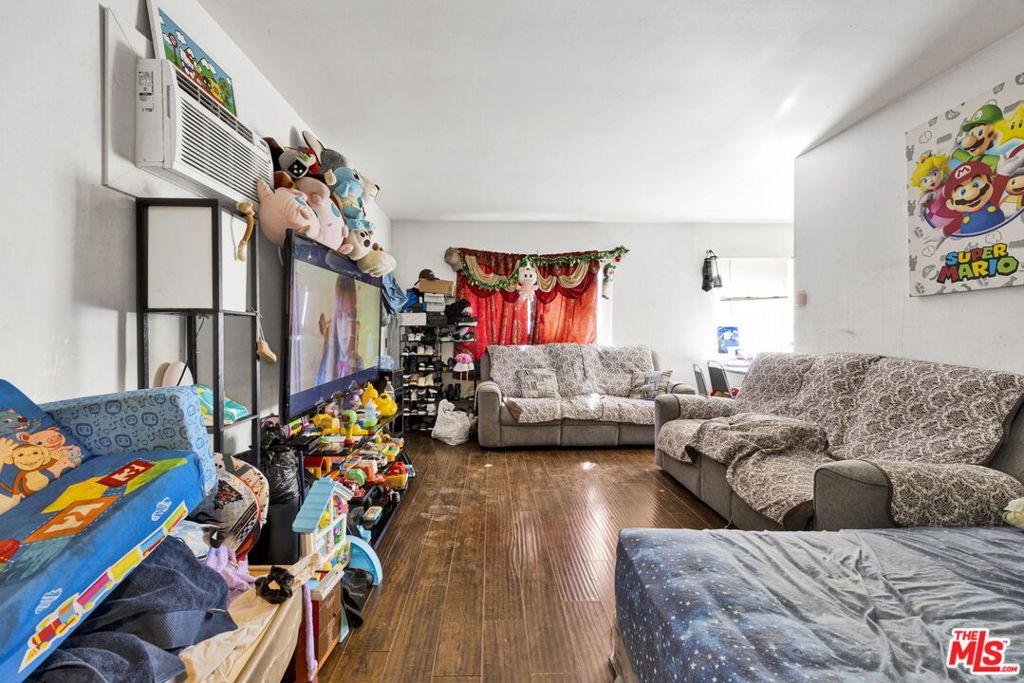 14541 Hart Street Property Photo 17