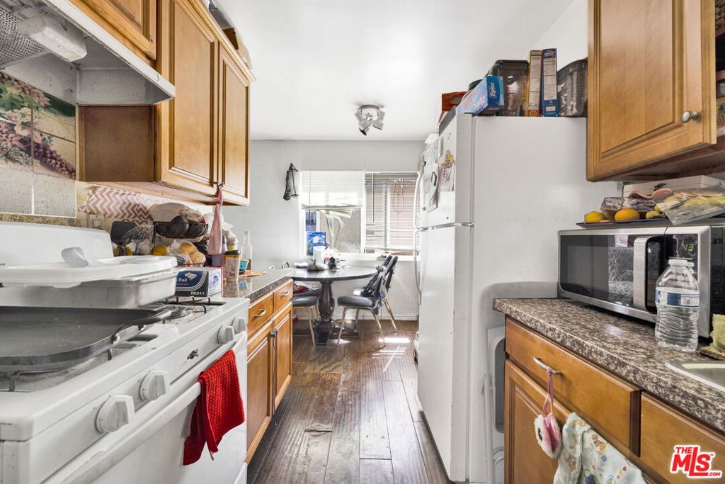 14541 Hart Street Property Photo 23