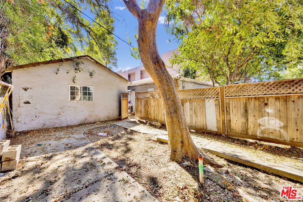 14541 Hart Street Property Photo 25