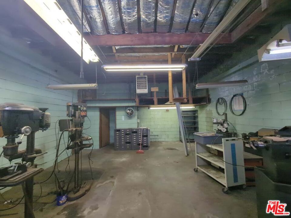 702 Vesta Street Property Photo 8