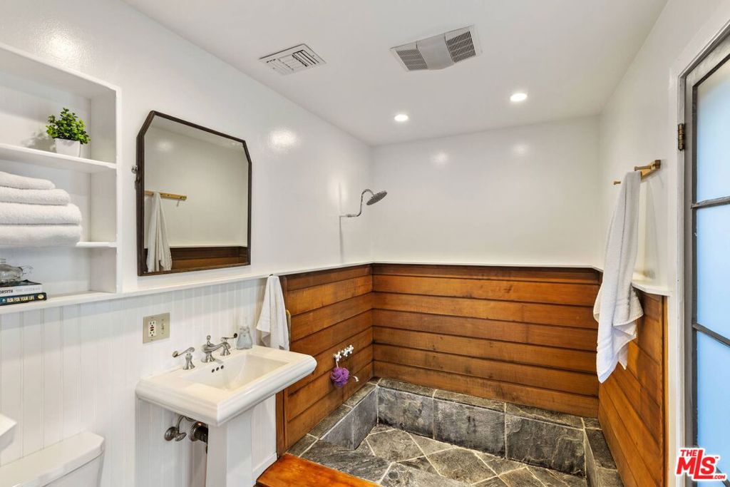 1551 Penny Road Property Photo 24