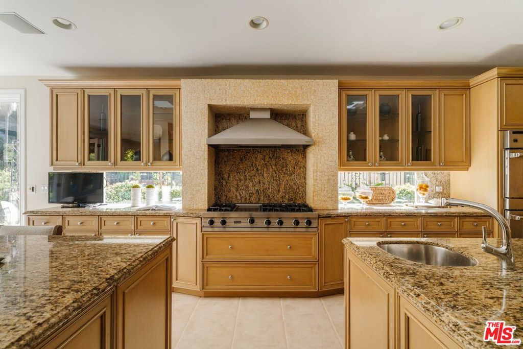 16799 Monte Hermoso Drive Property Photo 6
