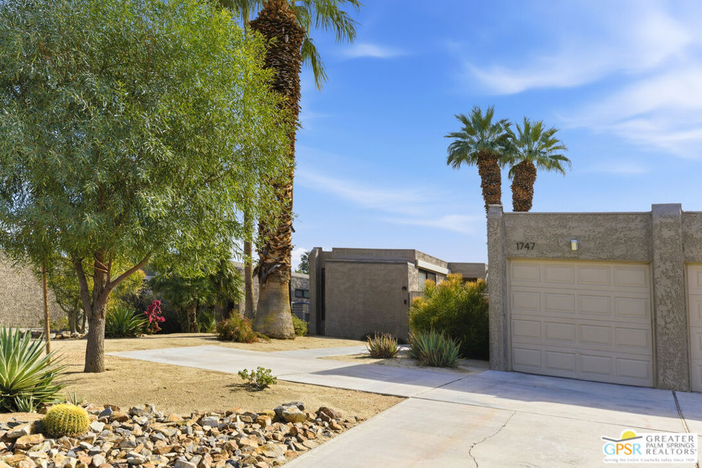 1747 E El Alameda Property Photo 3