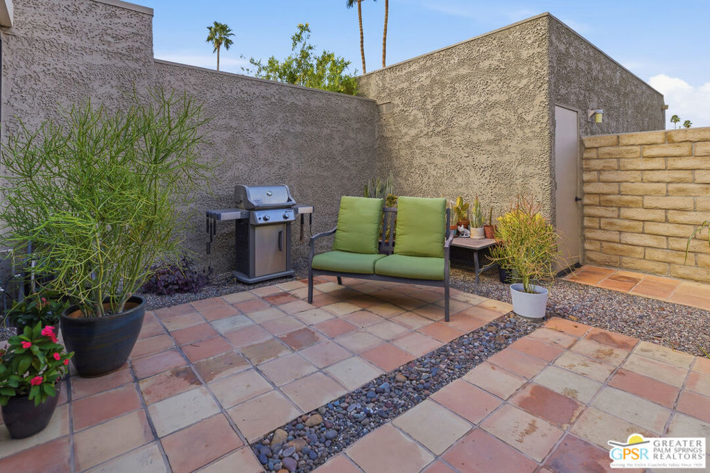 1747 E El Alameda Property Photo 5