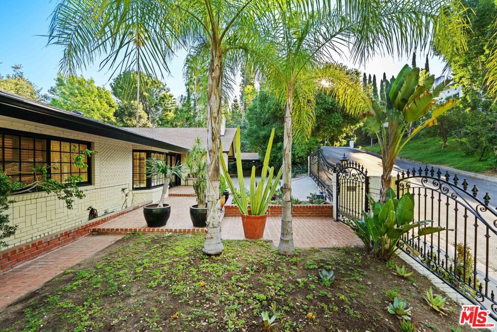 17449 Sumiya Drive Property Photo 6