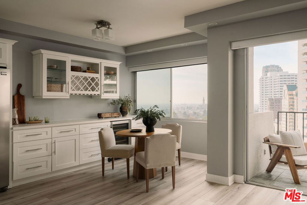 10450 Wilshire Boulevard 12c Property Photo 6