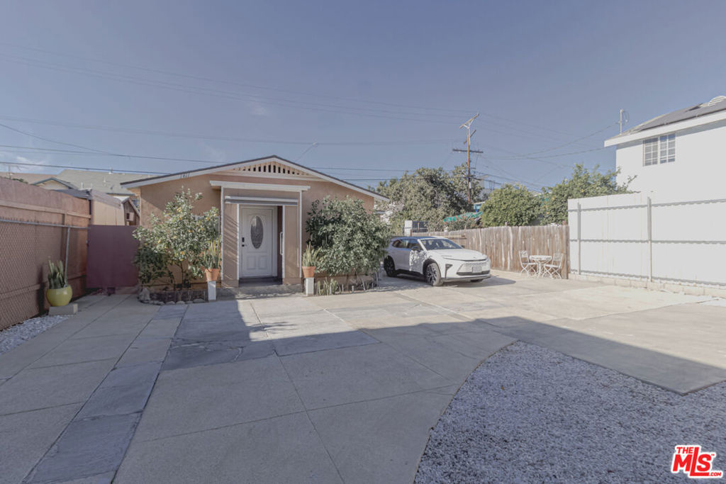 1409 S New Hampshire Avenue Property Photo 17