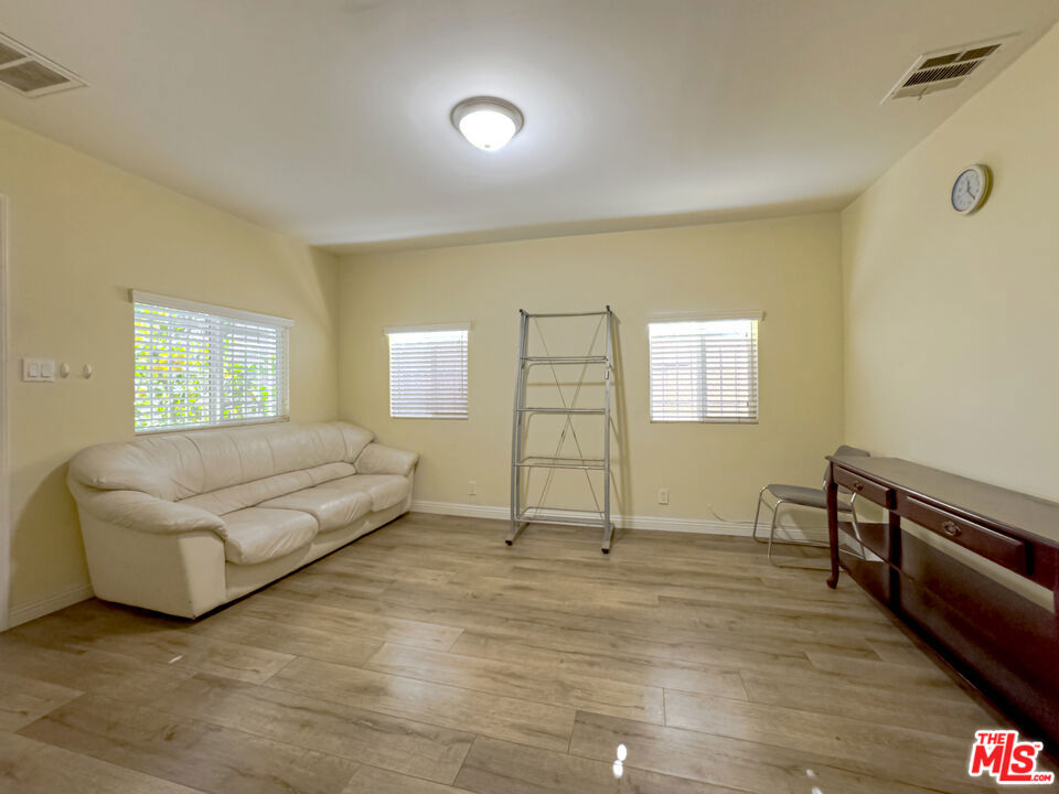 1409 S New Hampshire Avenue Property Photo 19