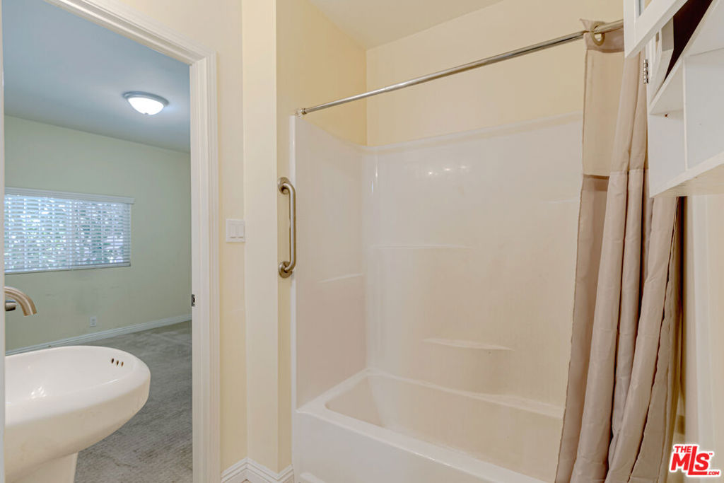 1409 S New Hampshire Avenue Property Photo 23