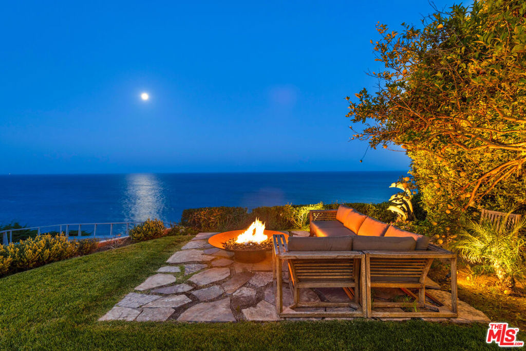 29020 Cliffside Drive Property Photo 4