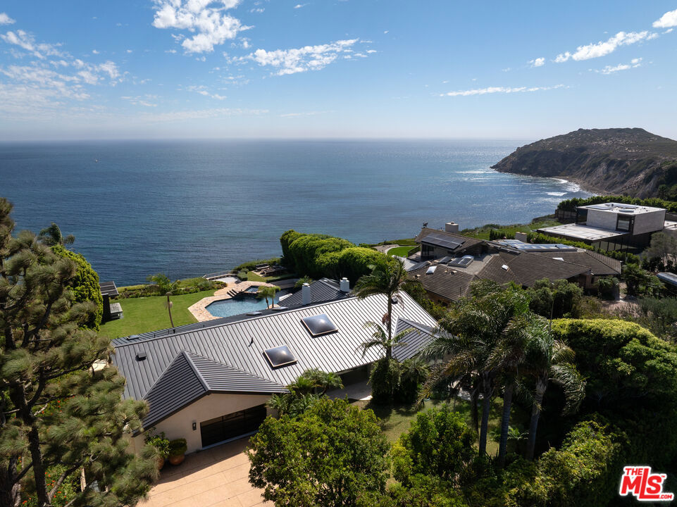 29020 Cliffside Drive Property Photo 5