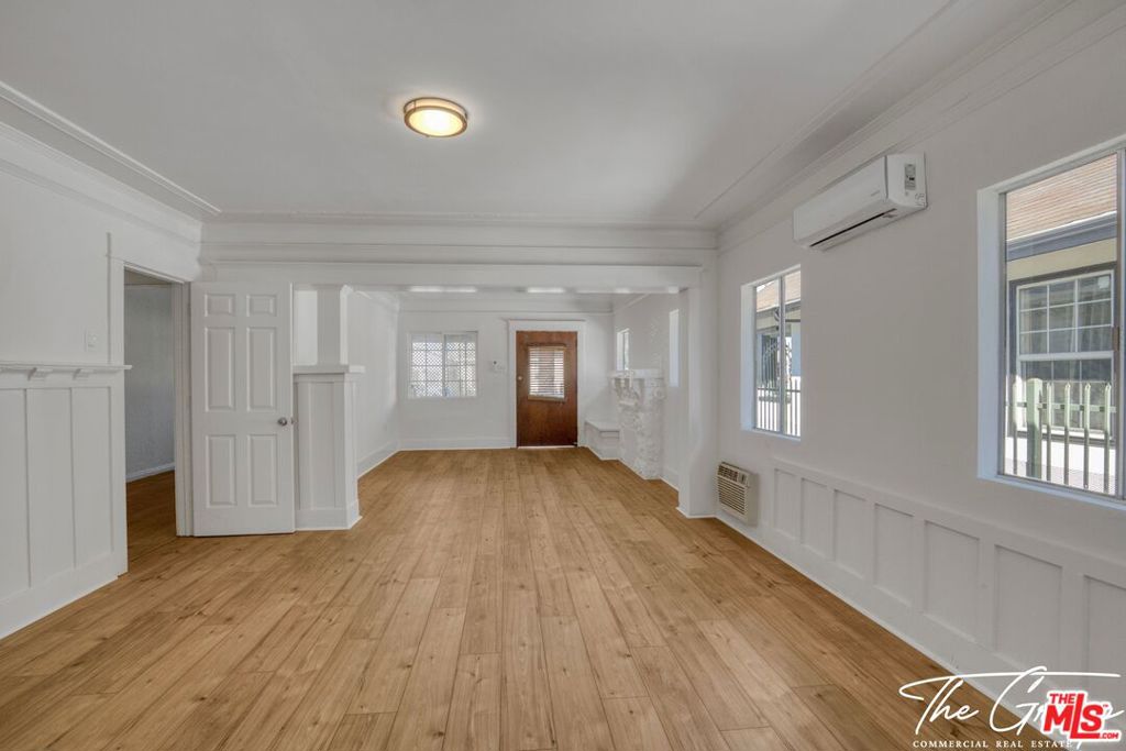 856 W 47th Street Property Photo 10