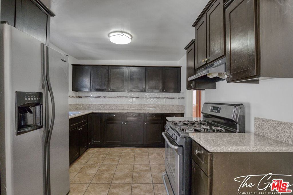 856 W 47th Street Property Photo 13