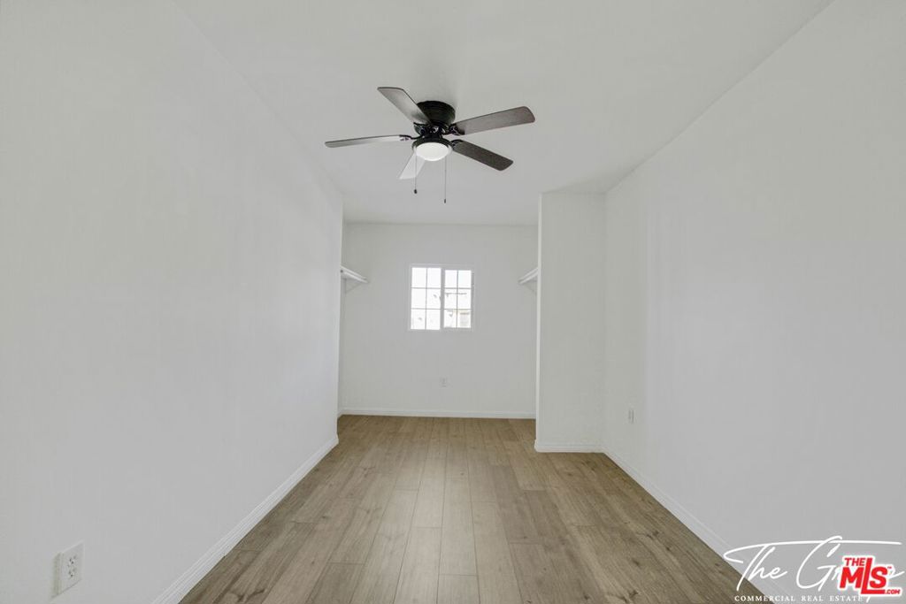 856 W 47th Street Property Photo 16