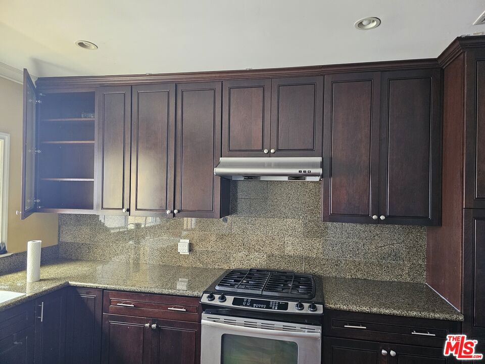 2737 S Robertson Boulevard Property Photo 2