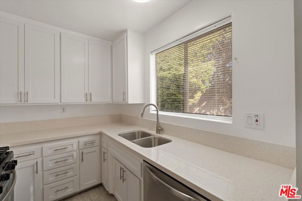 1101 Lincoln Boulevard 5 Property Photo 8