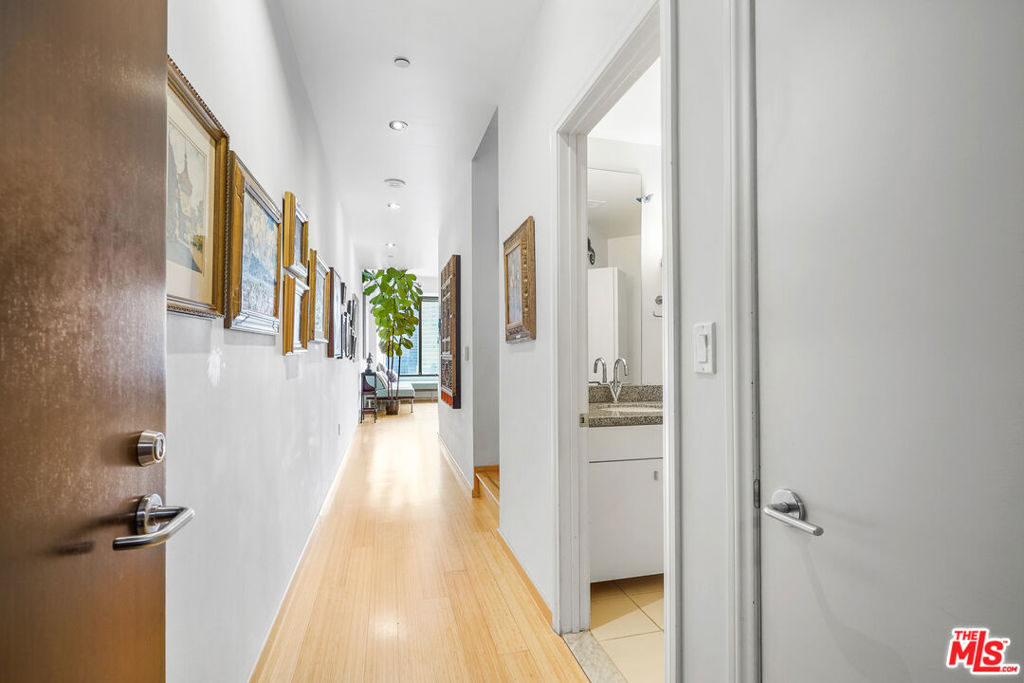 1100 Wilshire Boulevard 2610 Property Photo 13