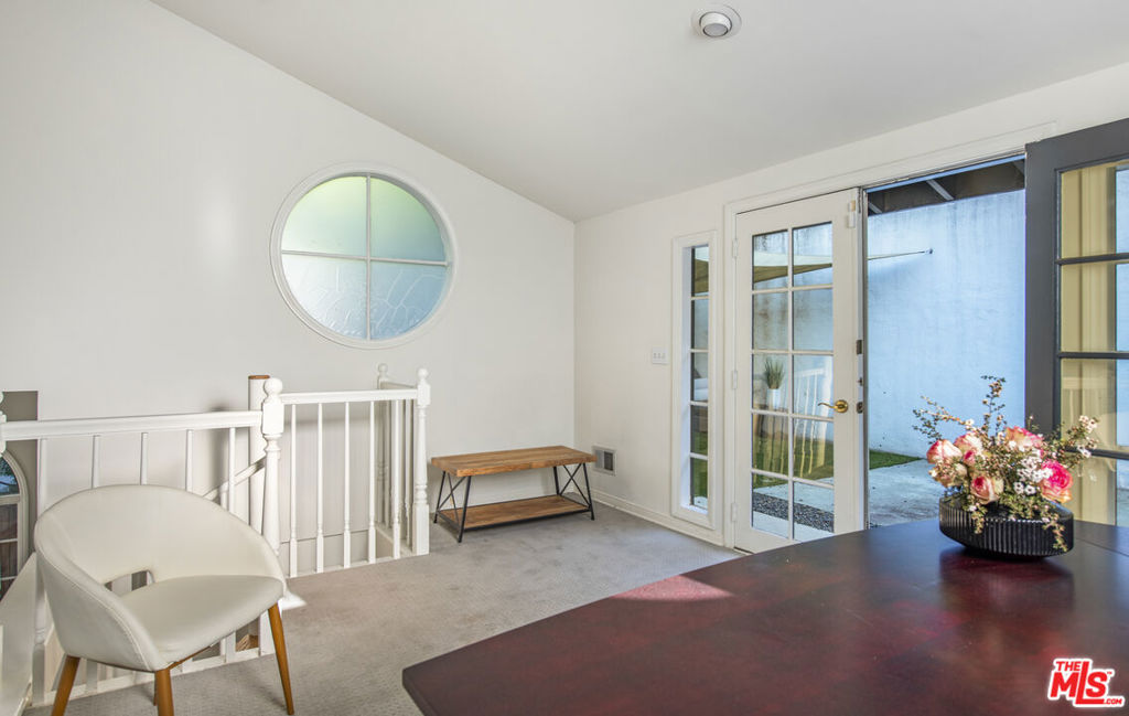8032 Willow Glen Road Property Photo 22