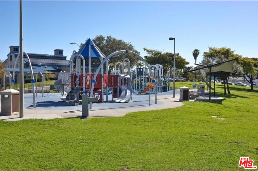 26640029 Property Photo 37