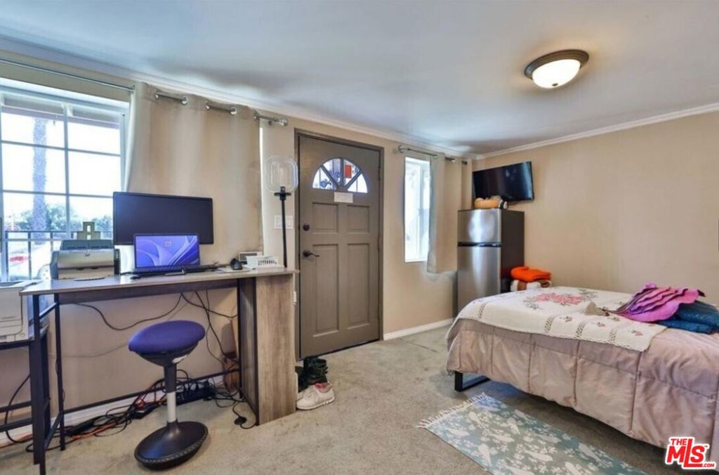 26640029 Property Photo 44