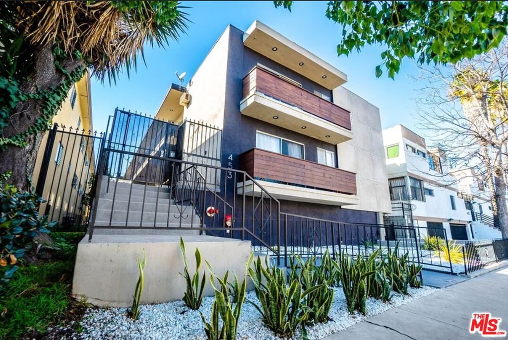 453 S Gramercy Place Property Photo 1