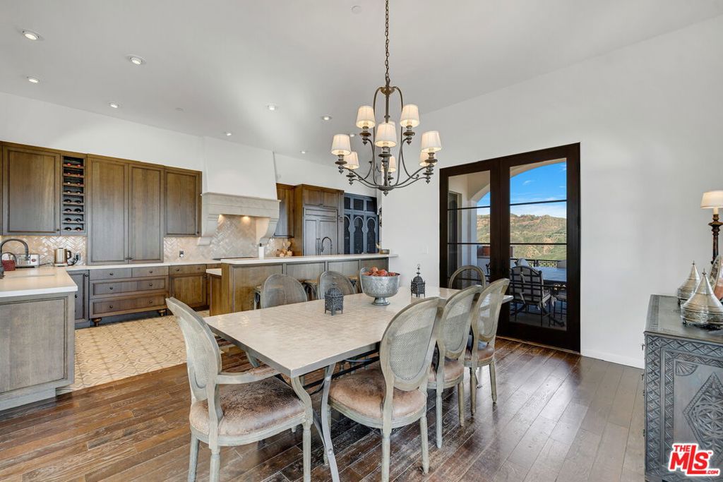 9785 Deer Creek Road Property Photo 16