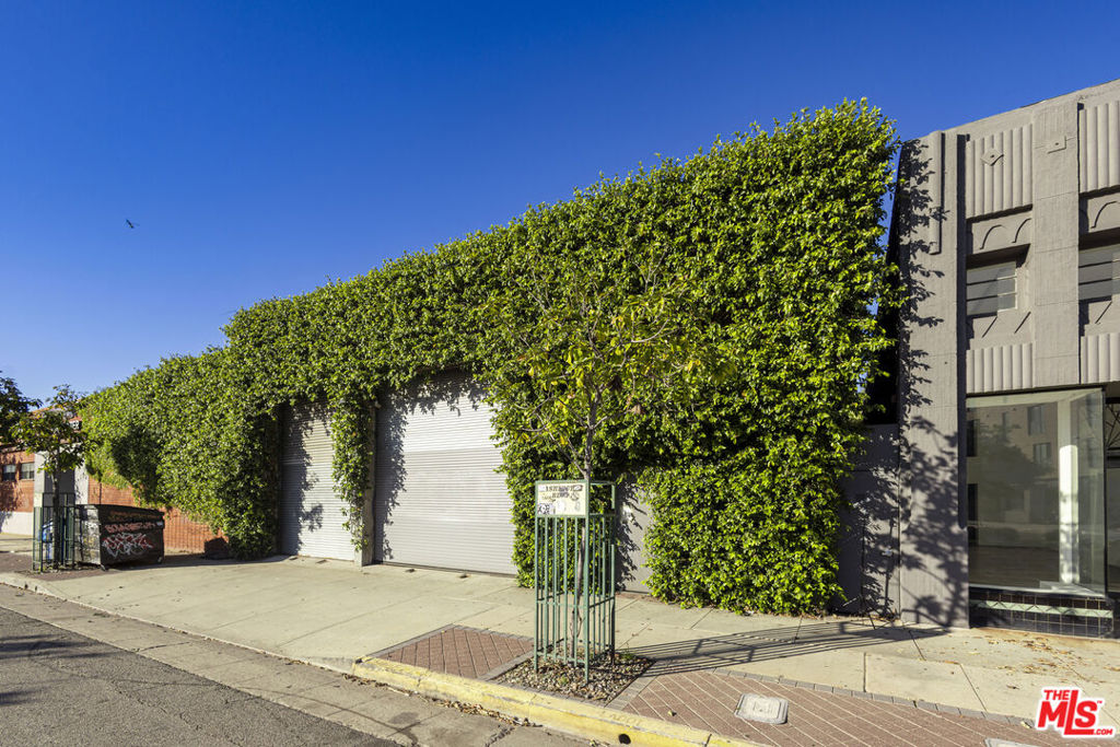 4621 W Washington Boulevard Property Photo 3