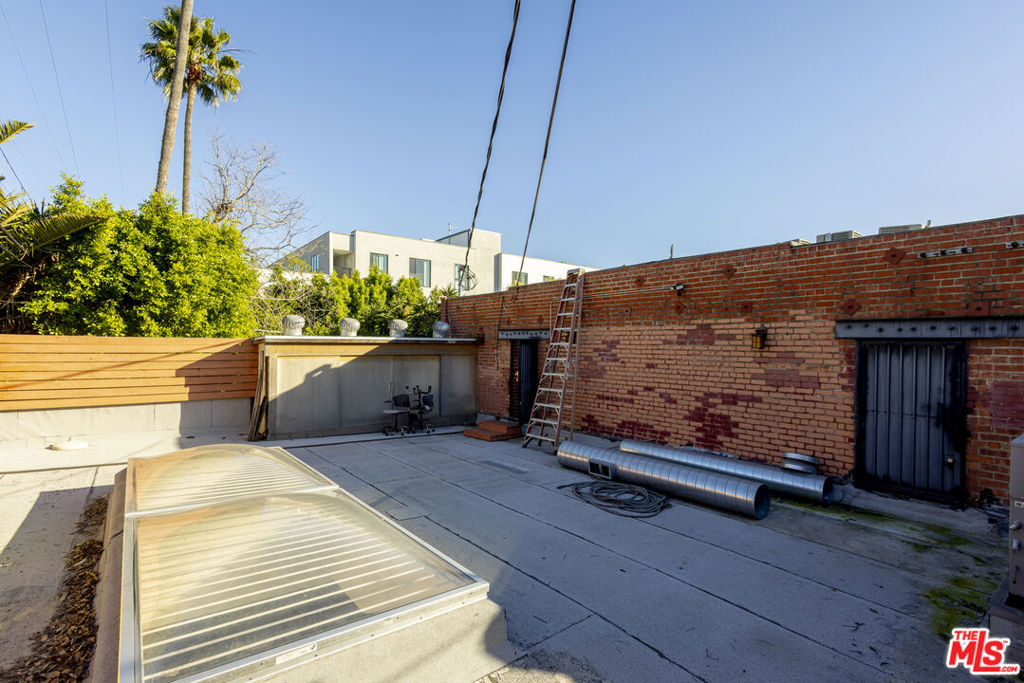 4621 W Washington Boulevard Property Photo 8