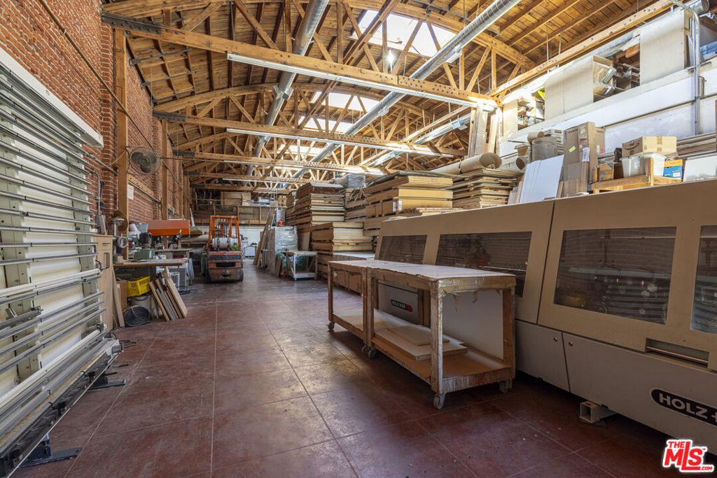 4621 W Washington Boulevard Property Photo 11