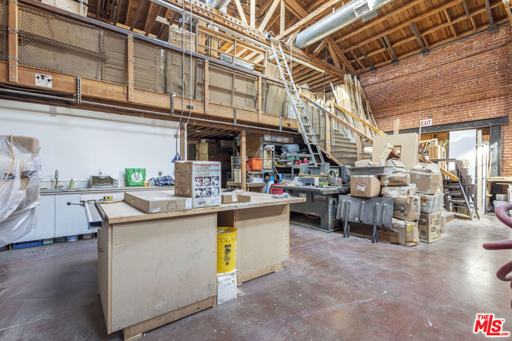 4621 W Washington Boulevard Property Photo 12