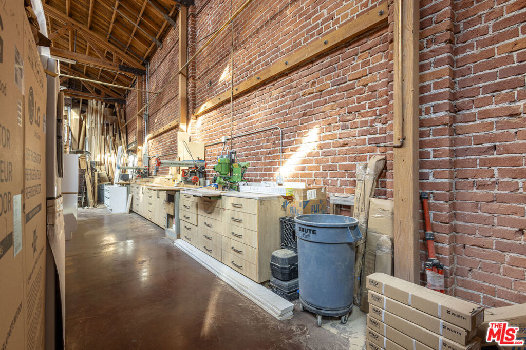 4621 W Washington Boulevard Property Photo 16