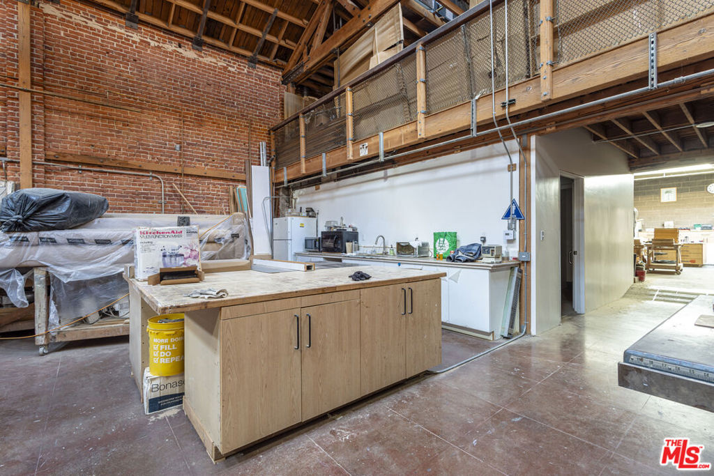 4621 W Washington Boulevard Property Photo 18