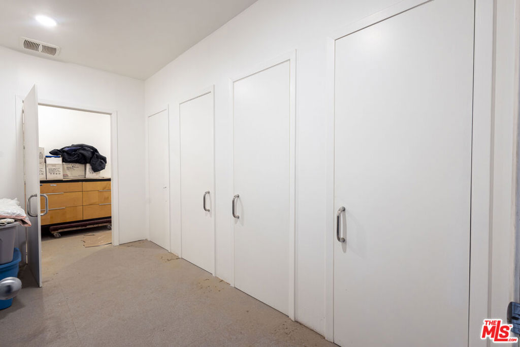 4621 W Washington Boulevard Property Photo 24