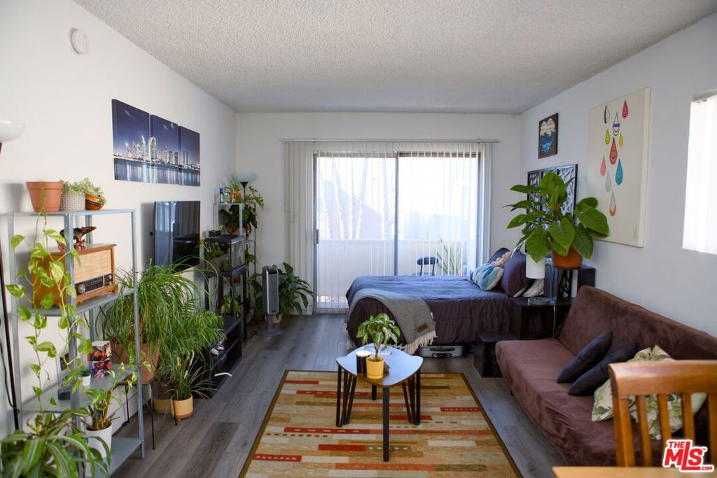 538 S Oxford Avenue Property Photo 11